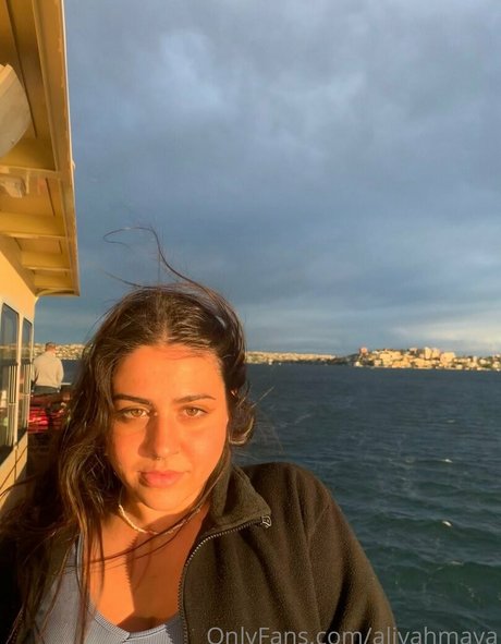 aliyahmaya étoile magnifique photos