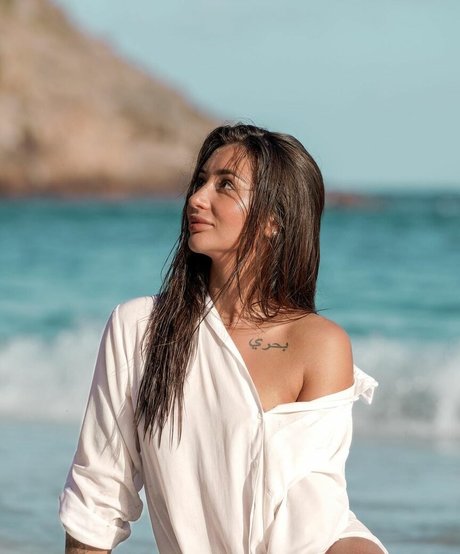 Marina Rebediuk actrice érotique photos