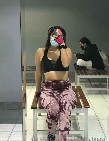 naughtylatinagirl étoile nue archive