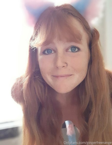 ébène maigre onlyfans beau haut des photos