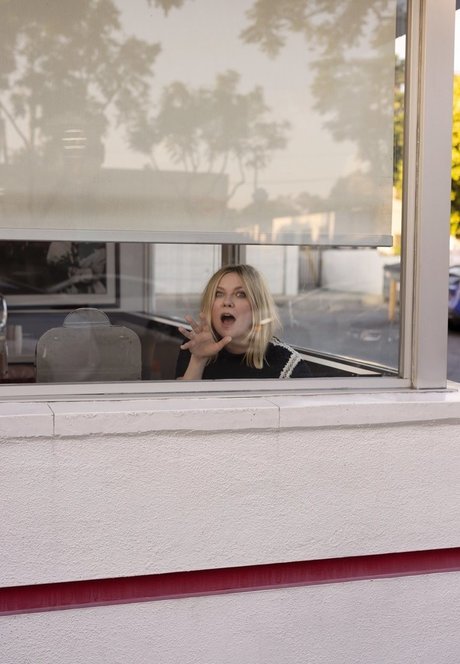 Kirsten Dunst star du porno xxx des photos