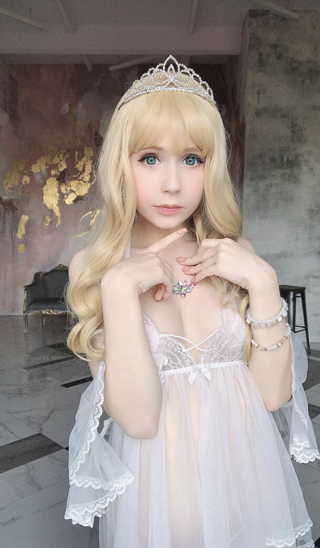 Hackee chan modèle nu archive