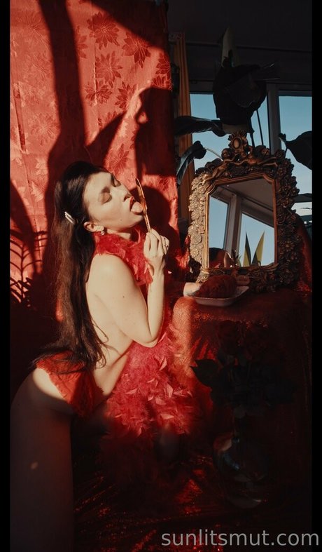 Misha Cross modèle érotique photo