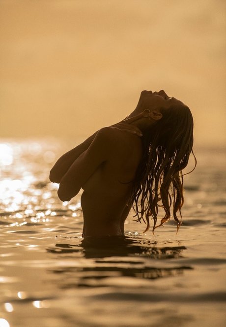 Natalie Jayne Roser étoile sexy collection