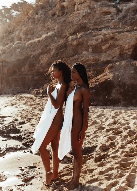 Natalie Jayne Roser modèle chaud img