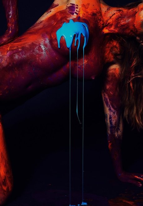 Natalie Jayne Roser nus étoiles archive