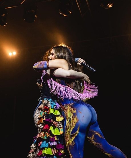 Nelly Furtado modèle chaud galeries