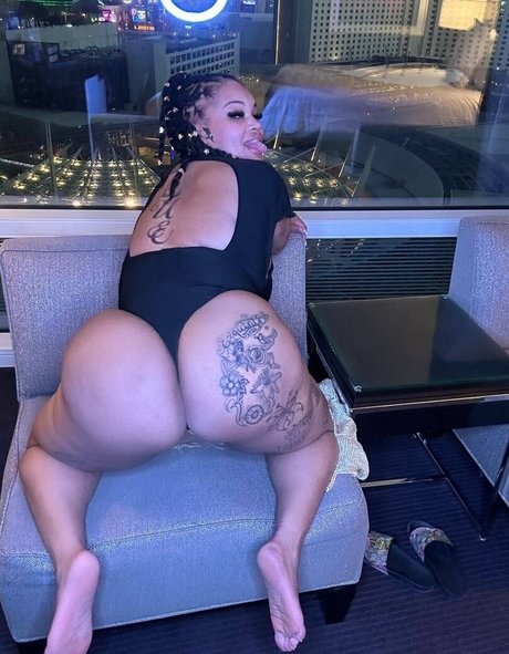 selynakylexoxo actrice artistique galerie