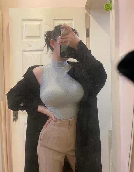 pom-pom girl nue onlyfans nus gratuits image