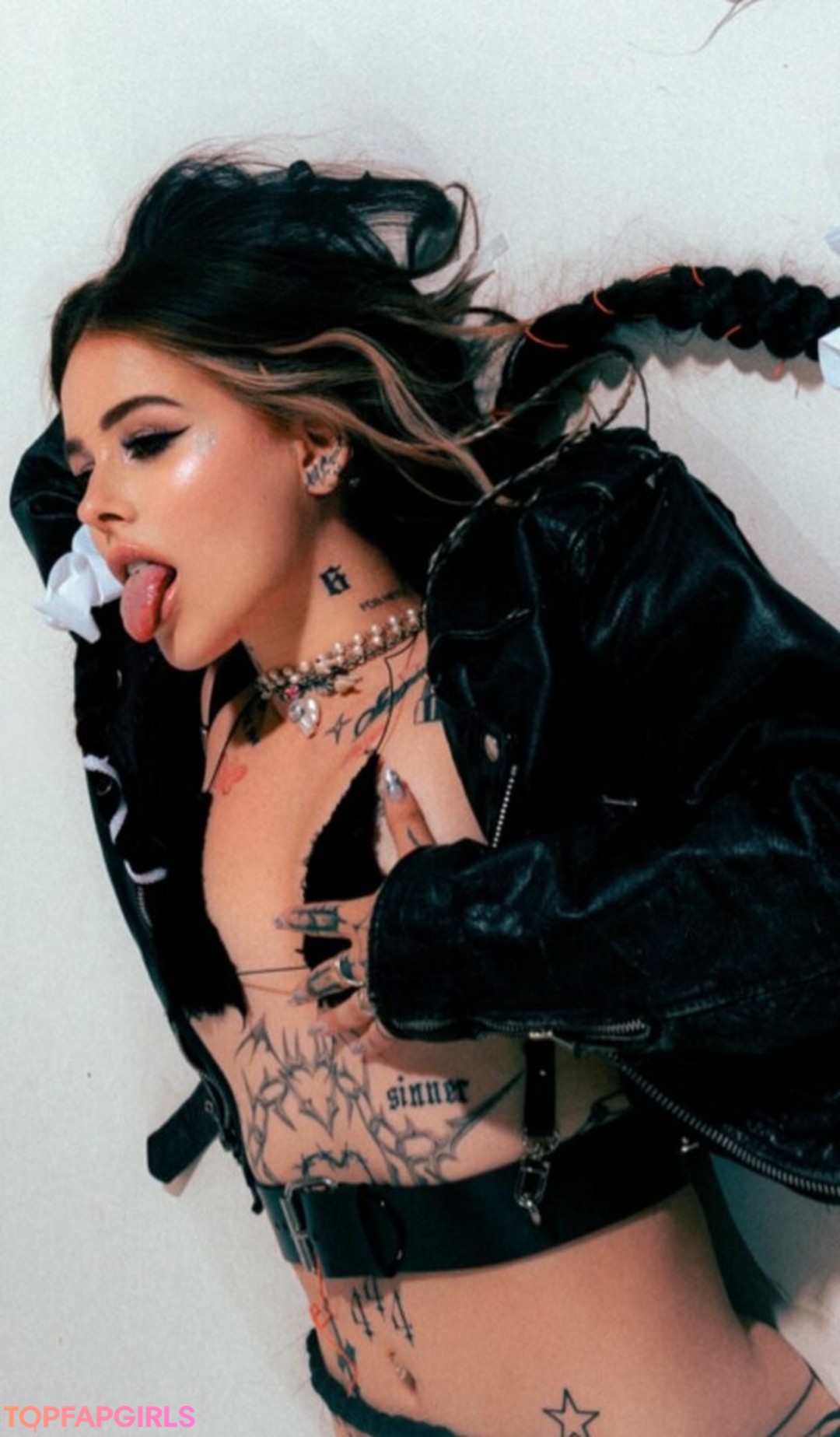 nu potelé onlyfans adulte parfait galerie