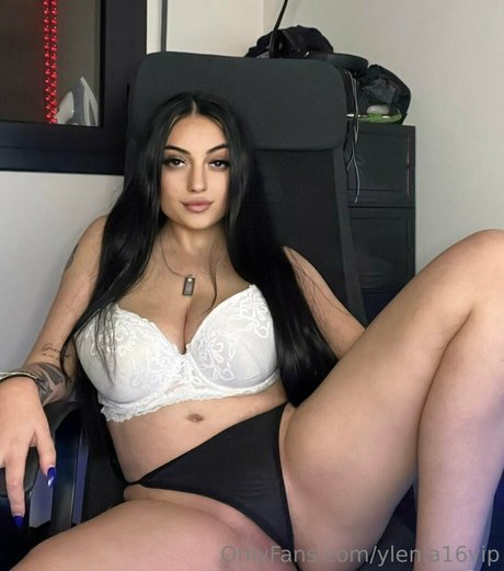 ylenia16vip actrice image