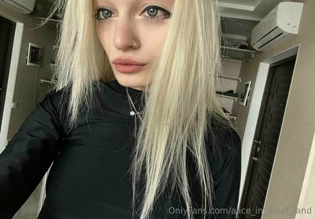 skinny tyan modèle pornographique photos