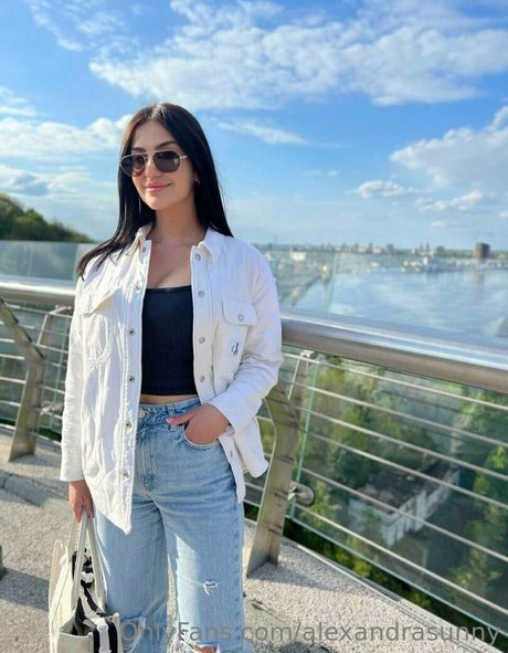 alexandrasunny actrice xxx galeries