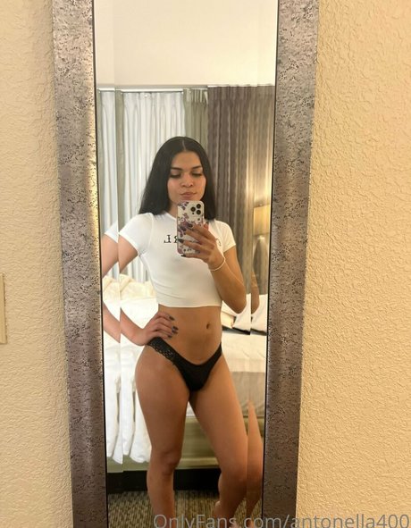 antonella400 nus star du porno collection