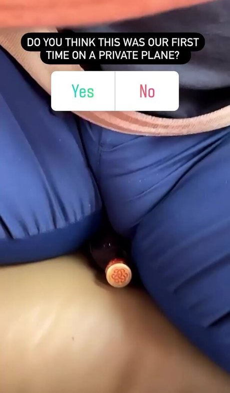 Becky G modèle adulte photo