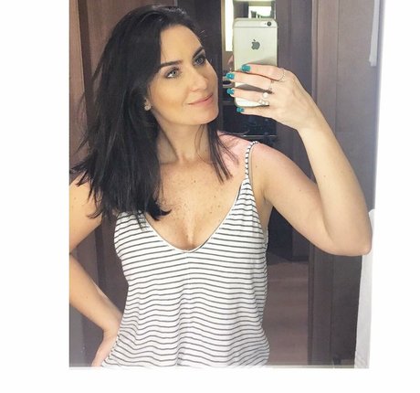 Larissa Erthal modèle photos