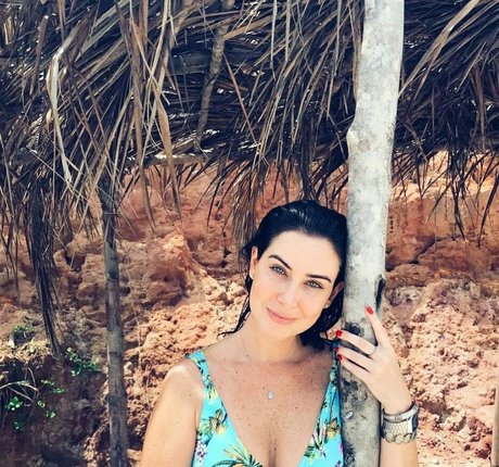 Larissa Erthal étoile érotique photo