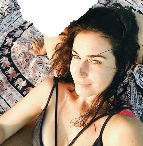 Larissa Erthal joli modèle galeries