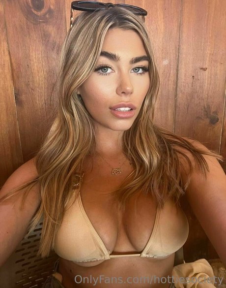 hottiesociety belle actrice photo