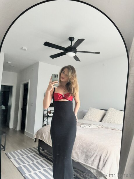 imrileyrain étoile nue photo