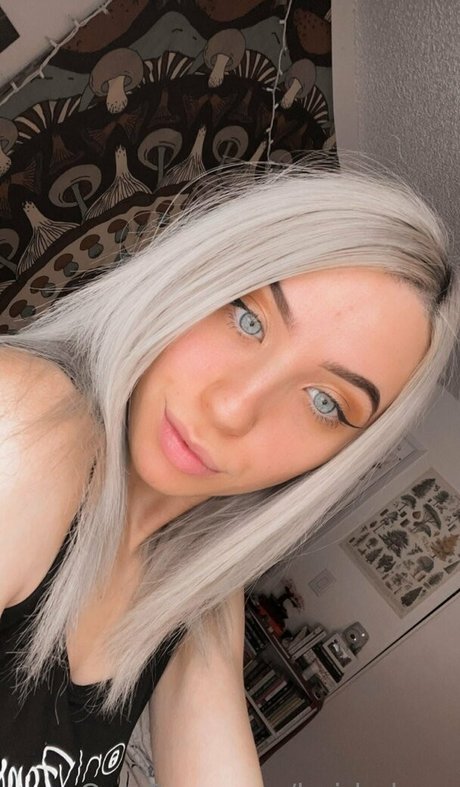 hairbyharleyy modèle magnifique des photos