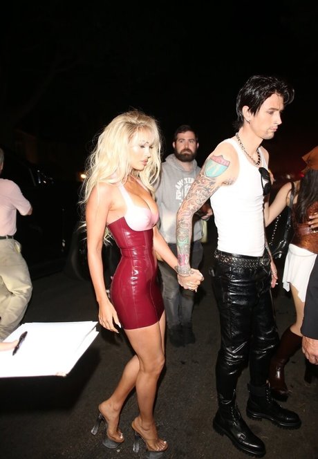 pipe éjaculation dans la bouche onlyfans nu en haute qualité photos