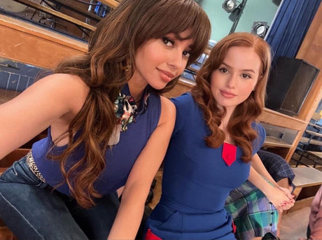 Madelaine Petsch étoile adulte image