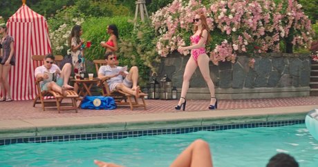 Madelaine Petsch actrice porno photos