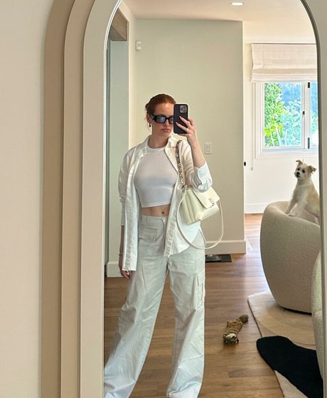 Madelaine Petsch actrice chaude photos