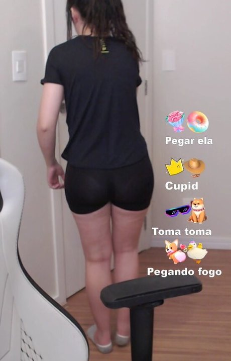 Leticia Shirakiin art star du porno des photos