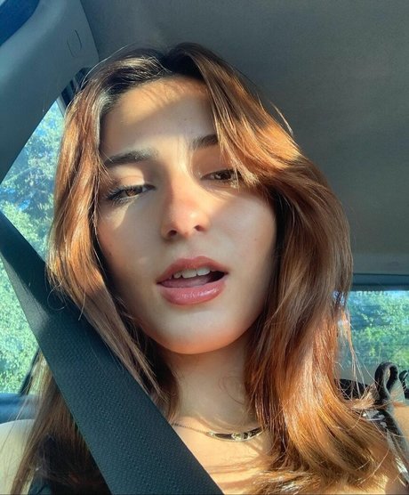 Aviya Danino étoile nue des photos