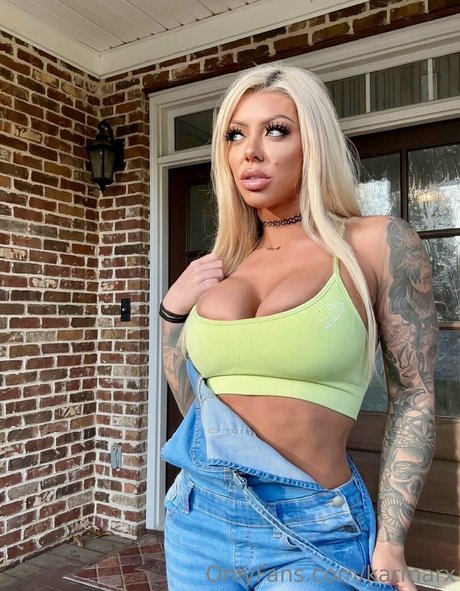 Karma Rx modèle porno photos
