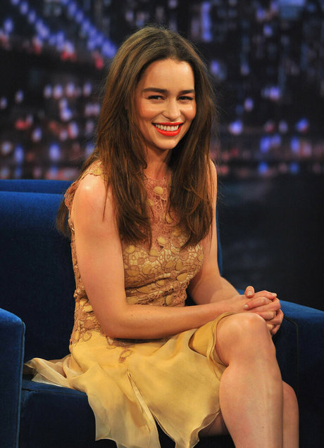 Emilia Clarke modèle chaud archive