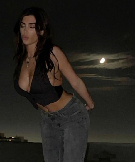 Bianca Censori étoile xxx galerie