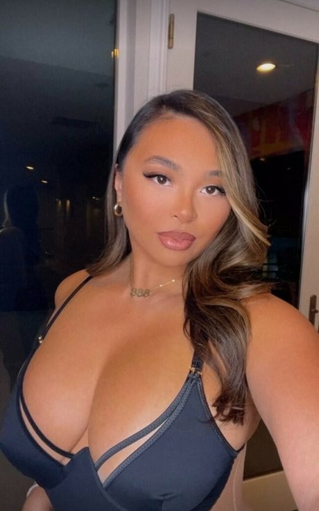 Linda Vo modèle porno archive