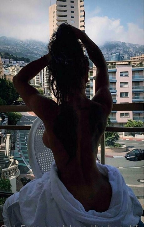 elena beautybb étoile de l'art galerie