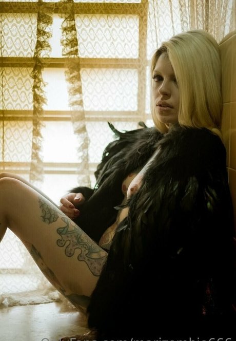 marizombie666 star du porno nue galerie