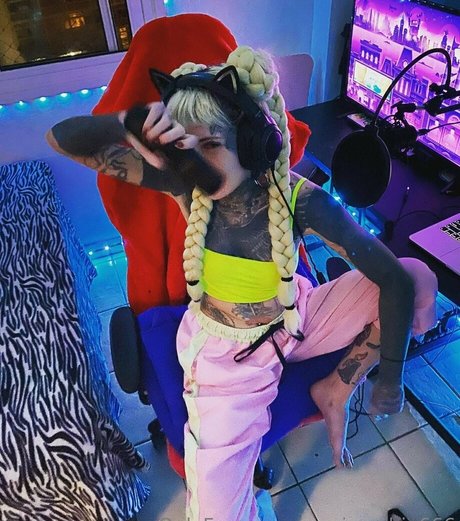 marizombie666 étoile adulte photos