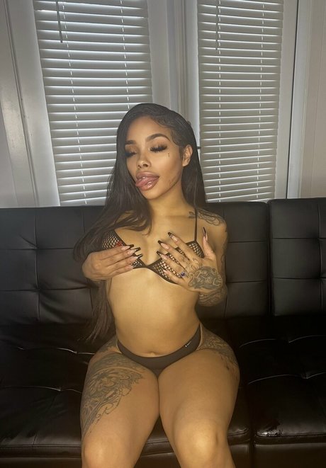 therealvickyy star pornographique images