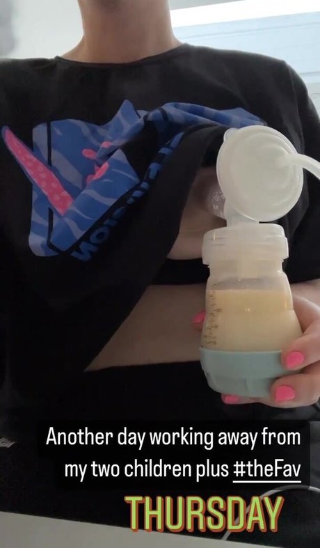 Katherine Ryan actrice nue image