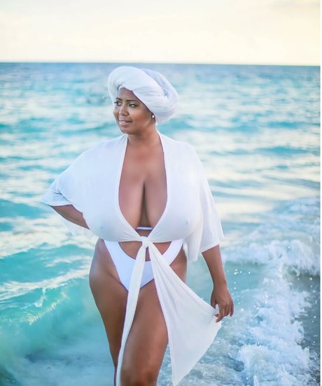 Monique Cooper modèle sexy galeries