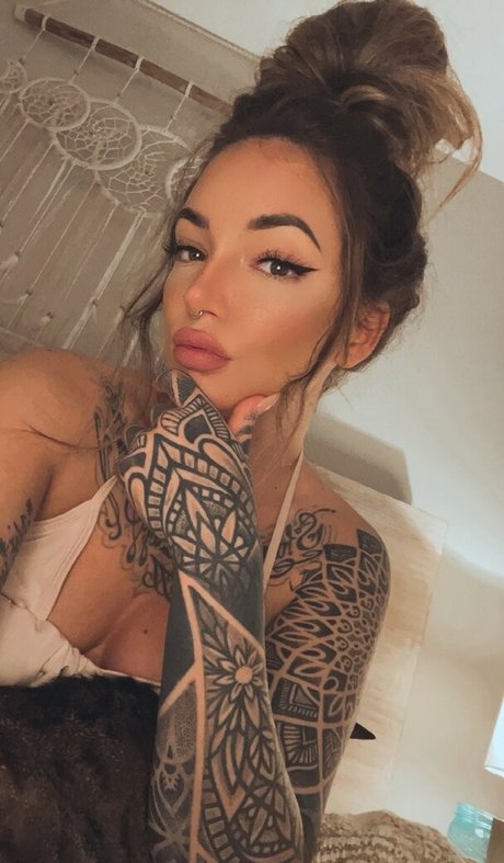 Brittany Zapata étoile exclusive photos