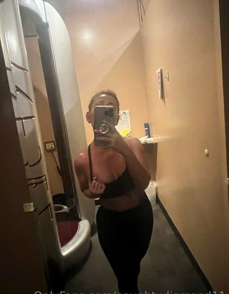 naughtydiamond11 nus de stars du porno archive