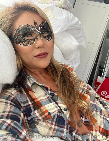 naughtydiamond11 art modèle galeries