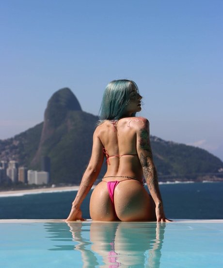 Adriana Lua modèle hd image