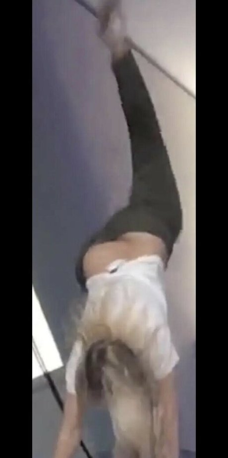 NoisyButters star du porno sexy galeries