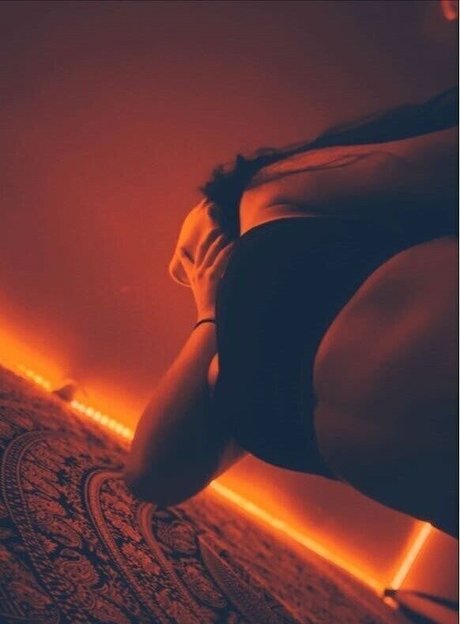 Emily Jaye modèle magnifique collection