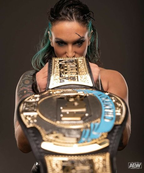 chatte nue onlyfans belle définition des photos