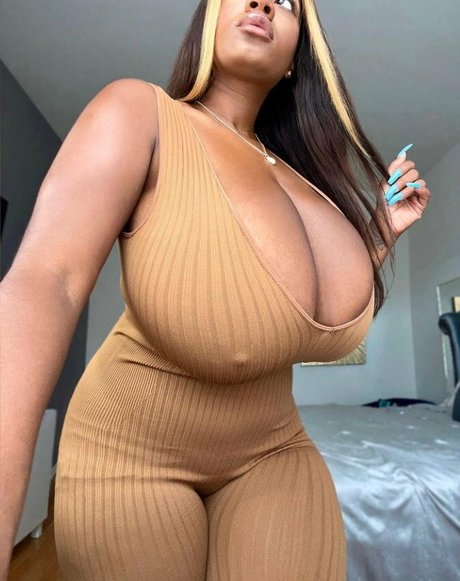 Yanithebbody1 star du porno érotique photo
