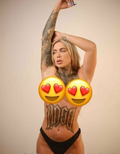 Christina Savoyy étoile chaude img